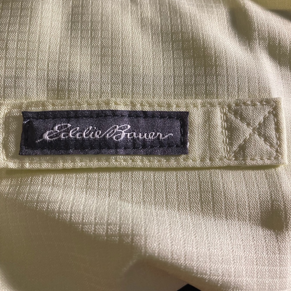 Eddie Bauer Free Dry Green Sleeveless Button Down with pocket